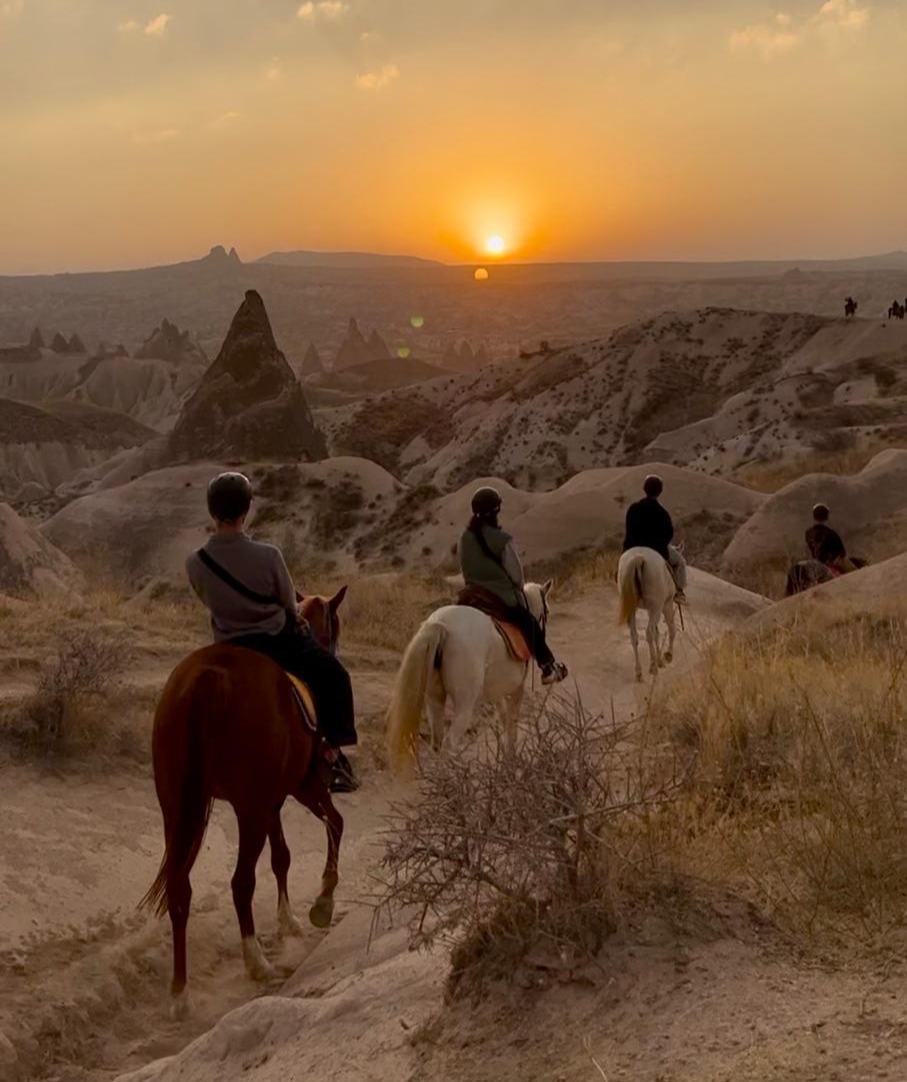 Kapadokya Gün Batımı At Sürüşü
